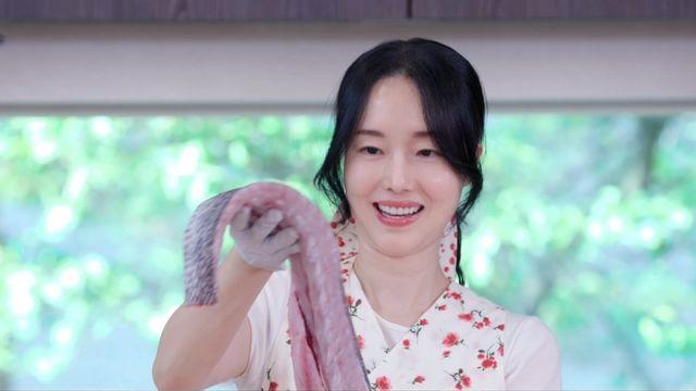 ‘테크노 여전사’ 이정현, 6kg 민어 해체쇼! 집안이 레스토랑 된 ‘칼맛 장인’의 여름 밥상
