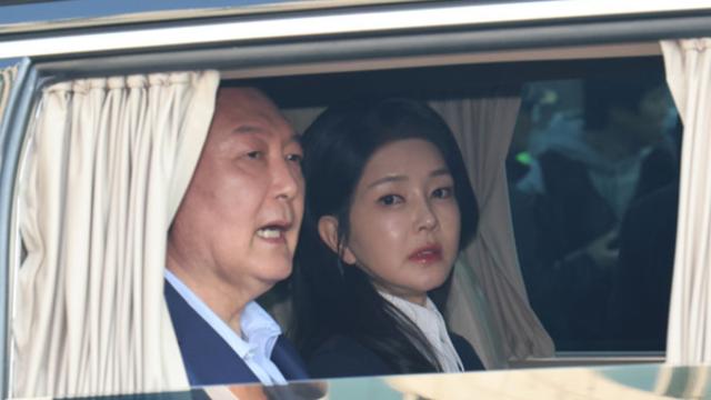 김건희, 12일 구속영장 심사…역대 최초 대통령 부부 동시 구속되나