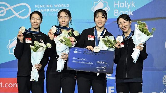 안산시청 김정미·서지연, 세계펜싱선수권 단체전 준우승 달성...대한민국 역대 두 번째 준우승