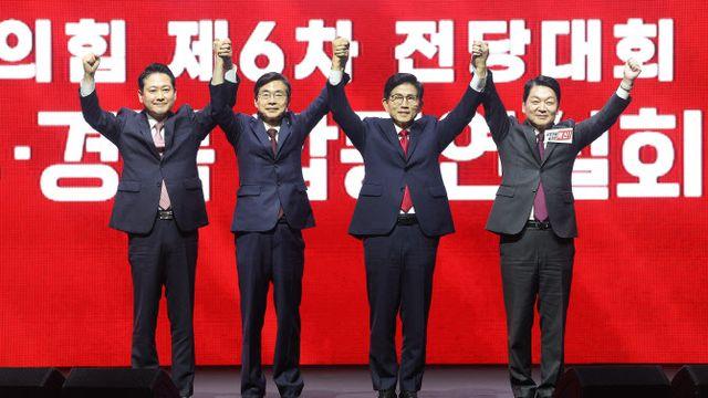 국힘, 전대 첫 합동연설회…金 “분열시 개헌저지선 붕괴” 安 “윤어게인 심판하자”