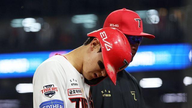 KIA 김도영, 왼쪽 햄스트링 근육 손상 진단…세 번째 부상 이탈