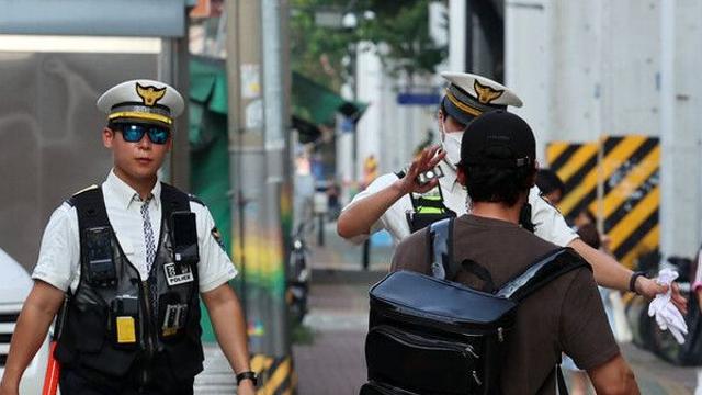'전동킥보드 타고 동급생에 발길질' 중학생, 폭행 혐의 입건