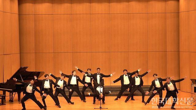 CAU Choir × Harvard Krokodiloes  Hold Special Choral Concert