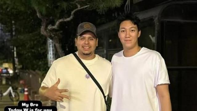 삼성 후라도, 어깨 수술한 안우진 위로…