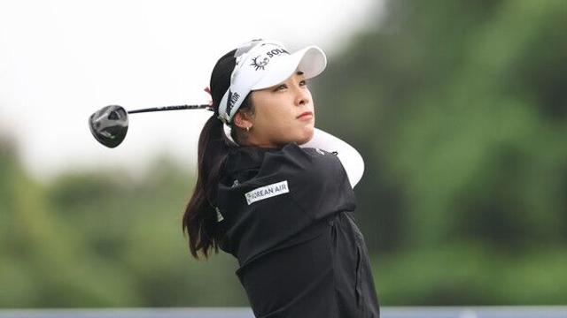 윤이나, KLPGA ‘제주삼다수 마스터스’ 2R 선두 올라...박성현, 더블보기에도 버디 5개 잡아