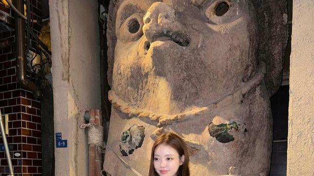 ‘감성 무드러’ 유시은, 도쿄에서 터진 여름밤 유리알 피부! Y2K 튜브탑룩 찢었다