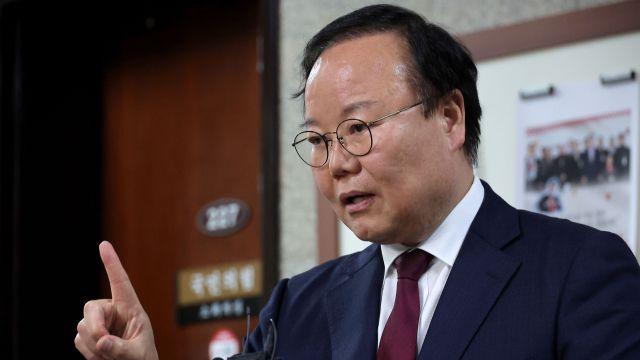 김재원, 김문수 ‘尹 재입당’ 발언에…”尹, 당 근처에 얼씬 않을 것”