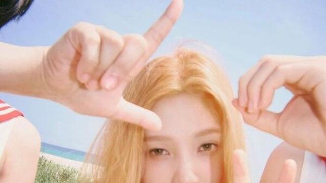 '금발' 조이 완벽 미모에 감탄…첫 솔로 변신