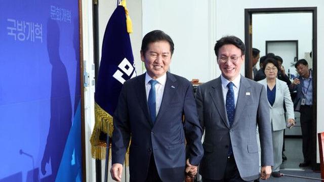 與, 정청래 체제 첫 고위 당정협의회…양도세 대주주 기준 등 논의