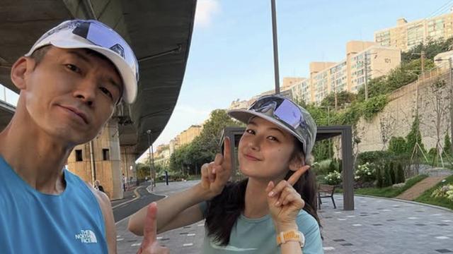 ‘러너’된 뉴진스 다니엘 포착…션과 10km 마라톤 맹연습 돌입