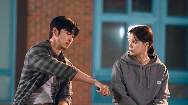 ‘트라이’ 윤계상, 전 여친 맴돌며 플러팅…일-사랑 다 얻을까