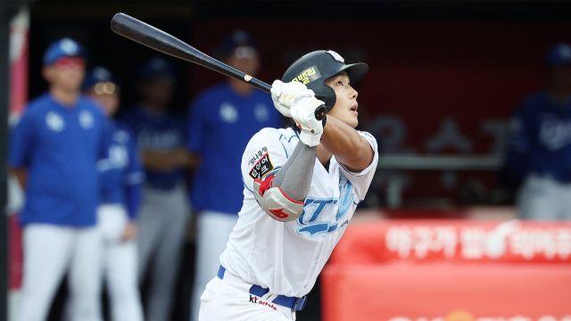 KT 위즈, 장진혁 시즌 첫 3점 홈런…삼성에 설욕