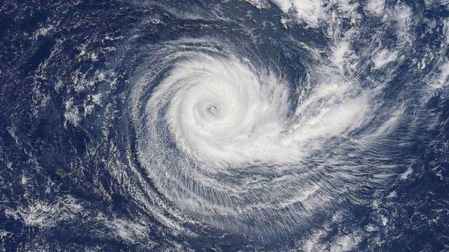 11호 태풍 '버들' 북상…모두 주목할 기상청 발표 떴다 (+예상 경로)