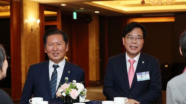 與 특검 강공 지속에 국힘 ‘조국·이춘석’ 반격…여름정국 급랭