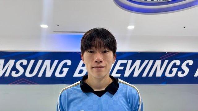 [케터뷰] ‘변성환의 황태자’ 수원 신입 박지원, “감독님과 축구 이야기 많이 해... 공격적 플레이 요구하셔”