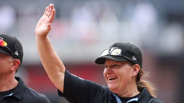 보수적인 MLB, 유리천장 깨졌다…최초 여성 심판 탄생