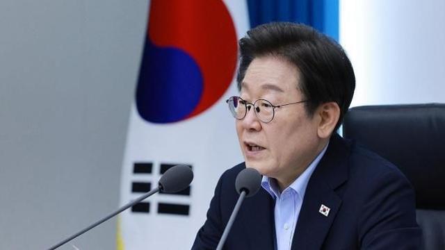 李대통령, 오늘 임시국무회의…조국·윤미향 등 사면 여부 결정