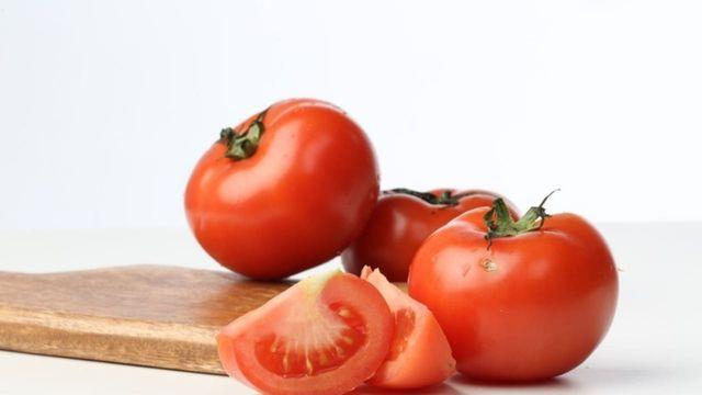 “토마토, ‘이렇게’ 먹어야 더 건강합니다” 영양소 섭취를 늘리는 토마토 섭취 노하우