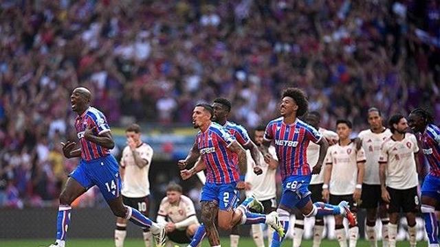 '120년 만에 최초 우승' 팰리스, 승부차기 끝에 'EPL 챔피언' 리버풀 격파…FA컵에 이어 트로피 추가 [커뮤니티 실드]