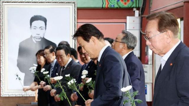 보훈장관, '광복 80년' 맞아 오성규 애국지사 11일 위문