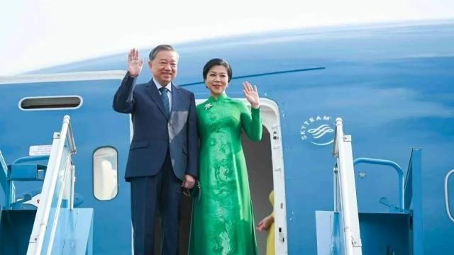 Tổng Bí thư Tô Lâm và Phu nhân lên đường thăm Hàn Quốc