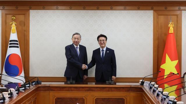 Tổng Bí thư Tô Lâm hội kiến Thủ tướng Hàn Quốc Kim Min-seok