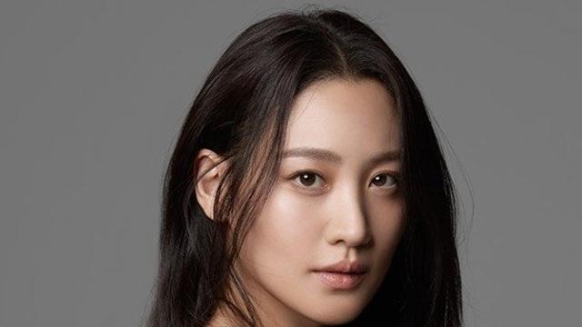 수현, 제30회 부산국제영화제의 화려한 대미를 장식한다