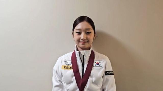 프리스케이팅 '3번 넘어지고' 동메달…크랜베리컵 3위 신지아 