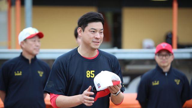 '6위 추락' 위기의 KIA, 코치진 보직 개편 단행...