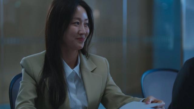 ‘늦깍이 변호사’ 전혜빈, 숨겨진 과거 예고…서사 시동 ON