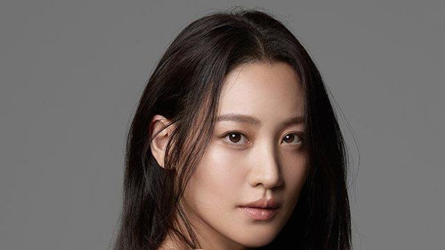 수현, 부산국제영화제 폐막식 사회