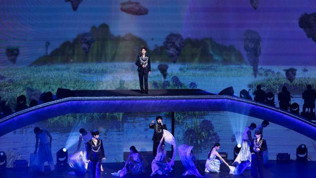 포레스텔라, 전국투어 ‘더 웨이브’ 순항 中... 황홀한 4중창+댄스 퍼포먼스