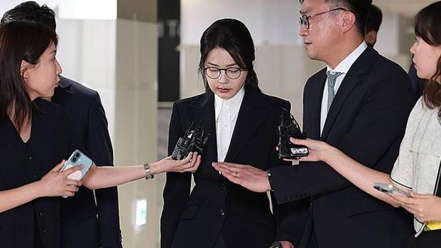 김건희 여사, 구속 여부 오늘 판가름…법정서 특검과 공방