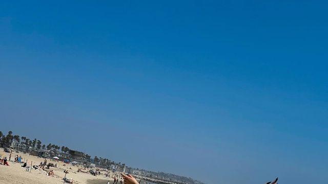 ‘아이돌 천재’ 전소연, 캘리포니아 해변서 백리스 톱으로 여름 뮤즈 등극