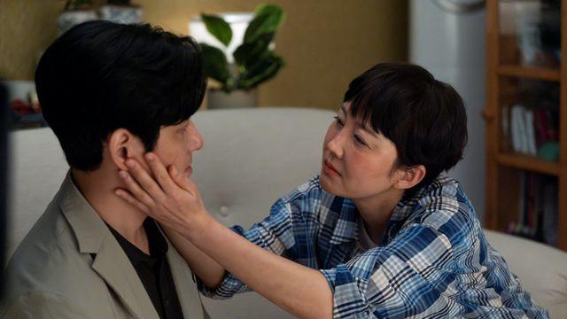 염정아, 박해준한테 스킨십… 뒤집어졌다 (첫, 사랑을 위하여)