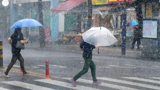 [속보] 수도권 전역 호우주의보…시간당 최대 60㎜ ‘물폭탄’