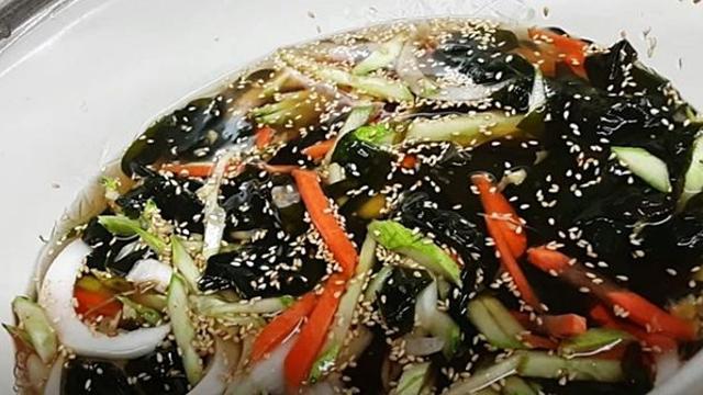 시원한 오이냉국, 먹고는 싶은데 시큼한 맛이 싫다면 '이런 방법' 쓰세요