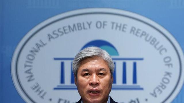 조국혁신당, '조국 사면' 후 첫 의총서 