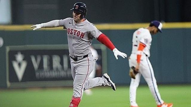 MLB 보스턴 브레그먼, '친정' 휴스턴 팬 앞에서 첫 타석 투런포