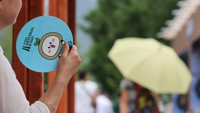 [오늘의 날씨] 서울 33도 무더위 계속···남부지방에는 비 소식