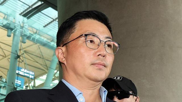 특검, '김건희 집사' 김예성 공항서 체포...광화문 사무실로 압송 조사