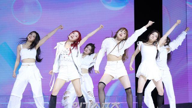 앳하트 “전 세계 팬들과 소통하고파... 타이틀곡 안무, 리아킴 참여”