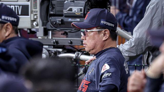 2이닝 연속 무사 2루→3연속 범타...'2G 연속 무득점 패전' 롯데, 이번엔 심각하다 [IS 냉탕]