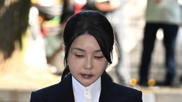 특검, 김건희 구속 후 첫 조사...내일 오전 10시