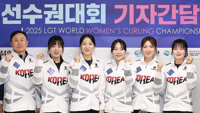 컬링연맹, 신동호 여자대표팀 감독 불승인…외국인 코치진 체제로