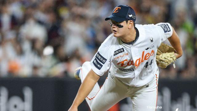 “기술적인 문제 아냐” “캐치볼 많이 하지마” 한화 김서현 멘탈 코칭 나선 와이스와 폰세