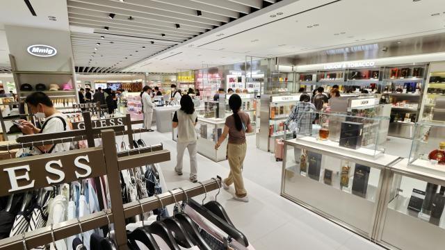 【亚洲人之声】韩国免税店迎”翻红”尚需时日