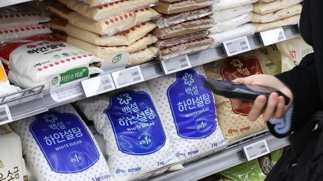三大制糖企业下调B2B糖价 加工食品能否降价引关注