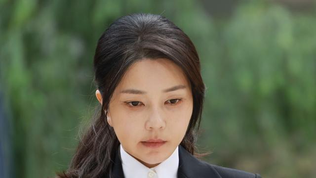 조사만 응한 김건희, 대부분 진술 거부…특검 