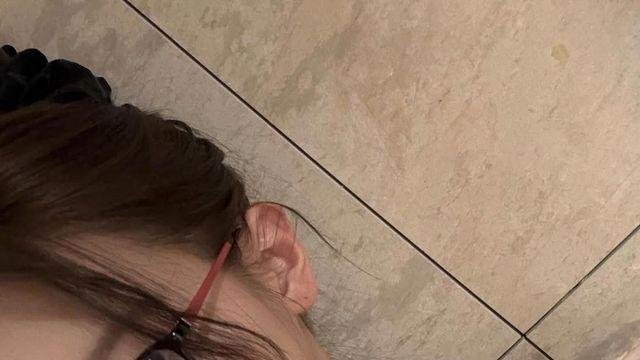 ‘안경만두’부터 레트로룩까지… MZ의 빨간 뿔테 사랑
